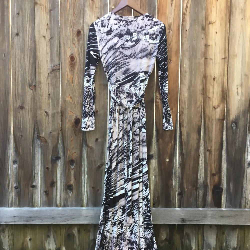 BCBG MaxAzria Pearl and Brown Long Sleeve Abstract Maxi Dress XS - Picture 5 of 13